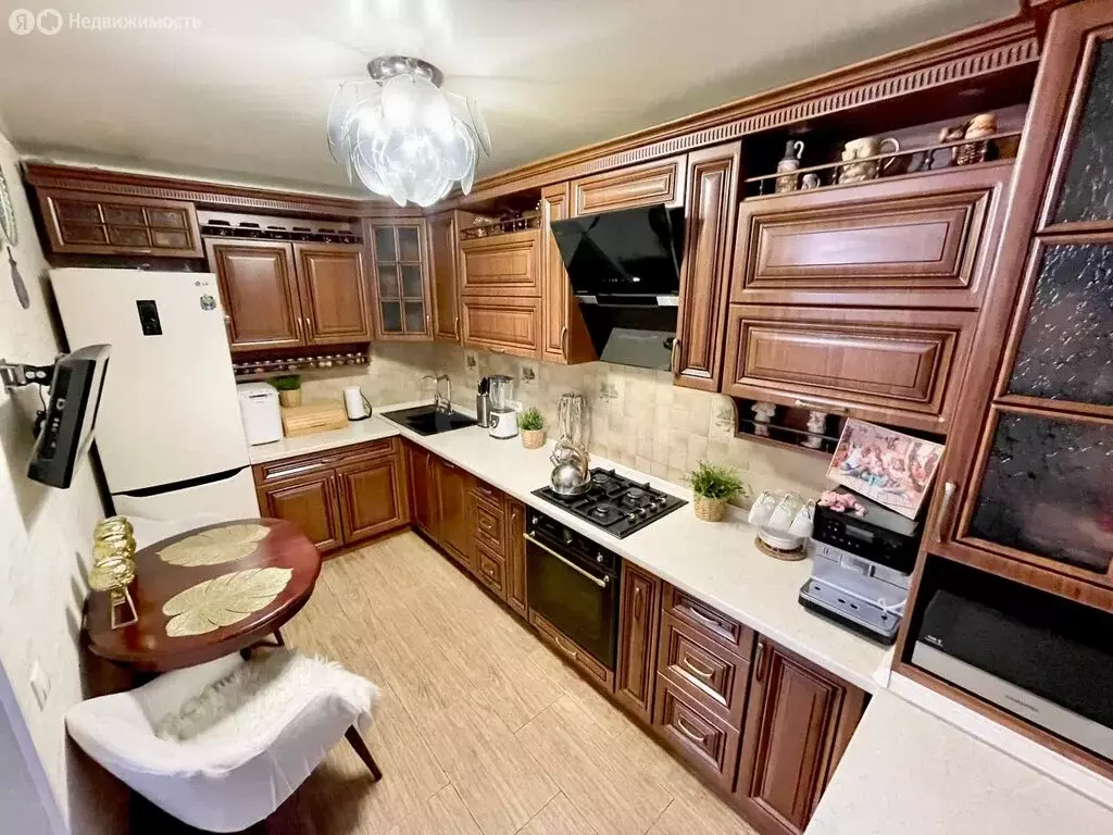 3-комнатная квартира: Ижевск, улица имени Репина, 10 (76 м) - Фото 2