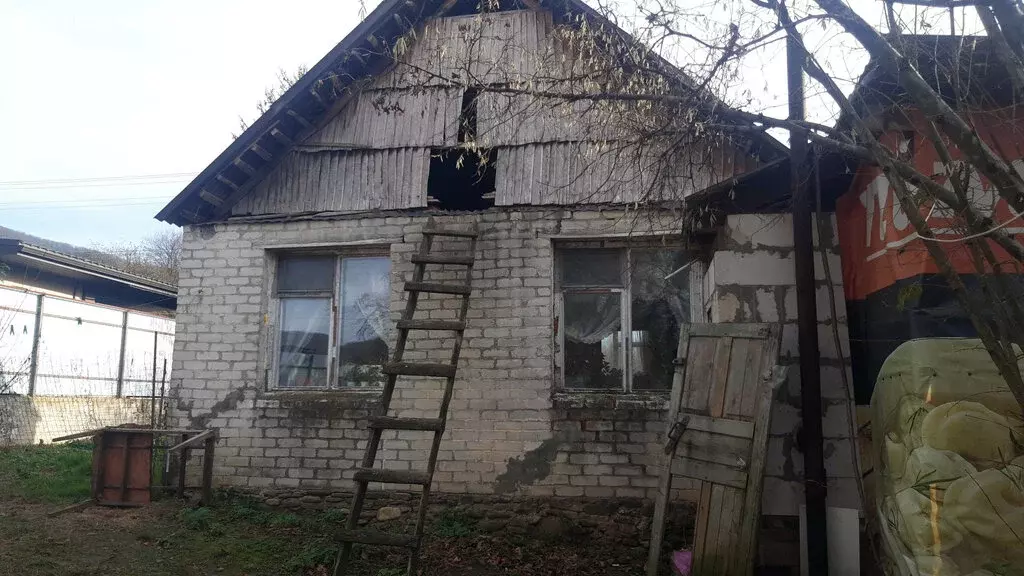 Дом в село Безымянное, Октябрьская улица (52.8 м) - Фото 1