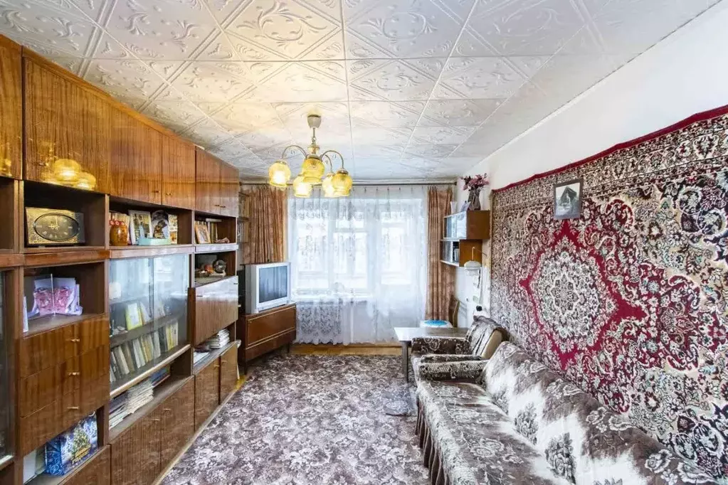 3-к кв. Тюменская область, Тюмень ул. Республики, 194 (57.6 м) - Фото 0
