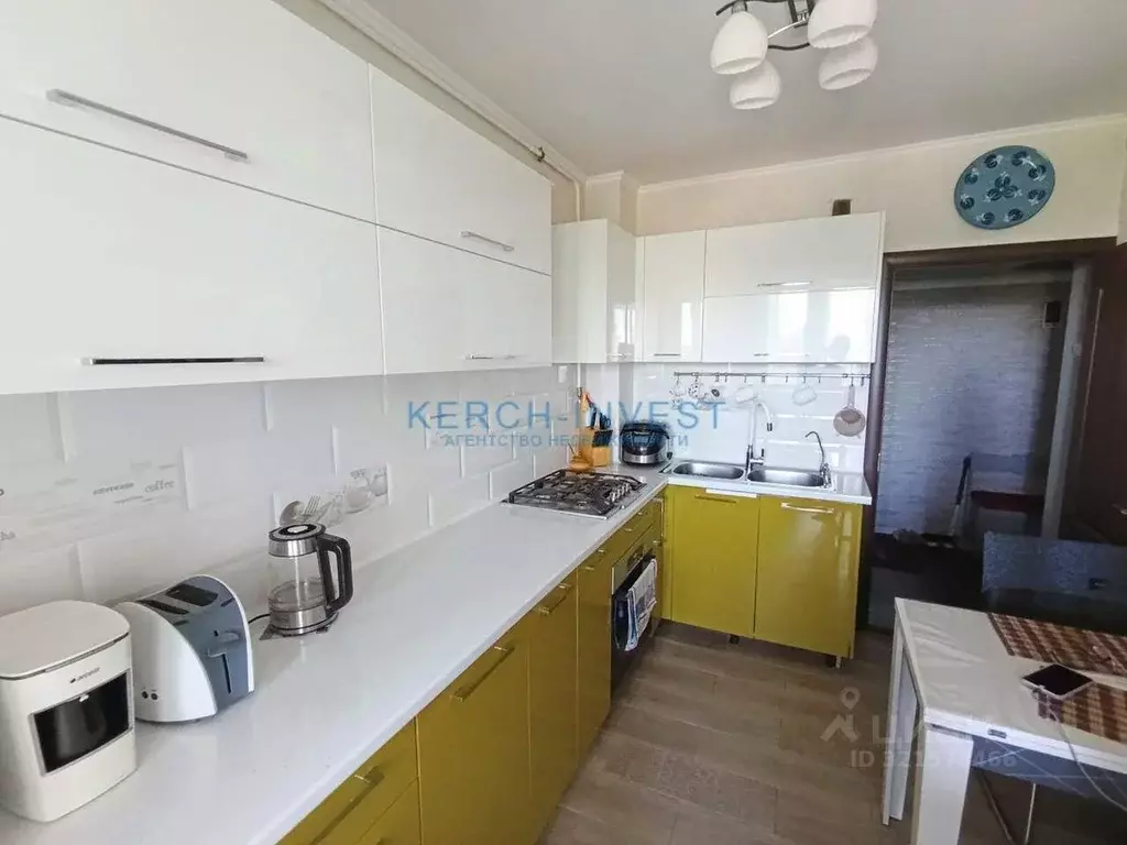 3-к кв. Крым, Керчь ул. Ворошилова, 1/1 (67.6 м) - Фото 1
