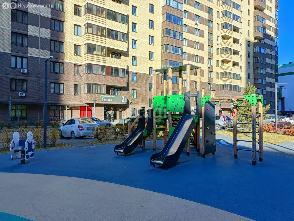 Квартира-студия: Тюмень, улица Тимофея Чаркова, 79к2 (32.4 м) - Фото 1