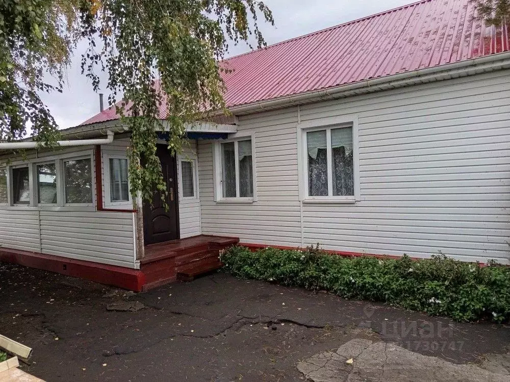 Дом в Омская область, Азовский Немецкий Национальный район, с. ... - Фото 1