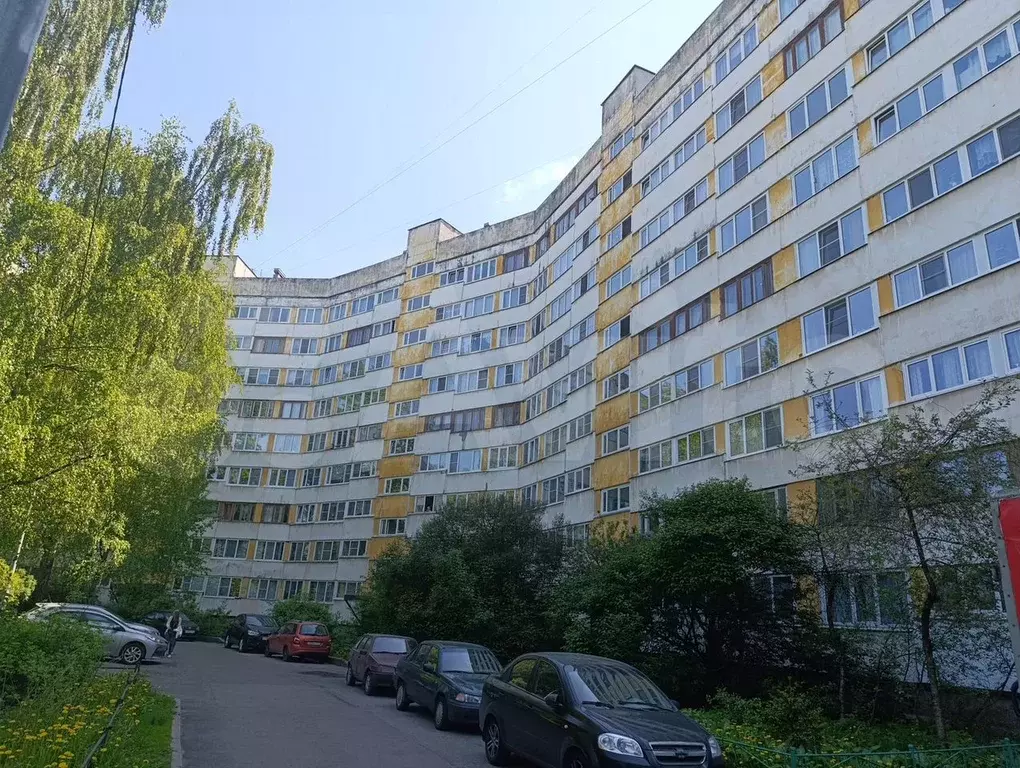 Комната 12 м в 4-к., 1/9 эт. - Фото 0