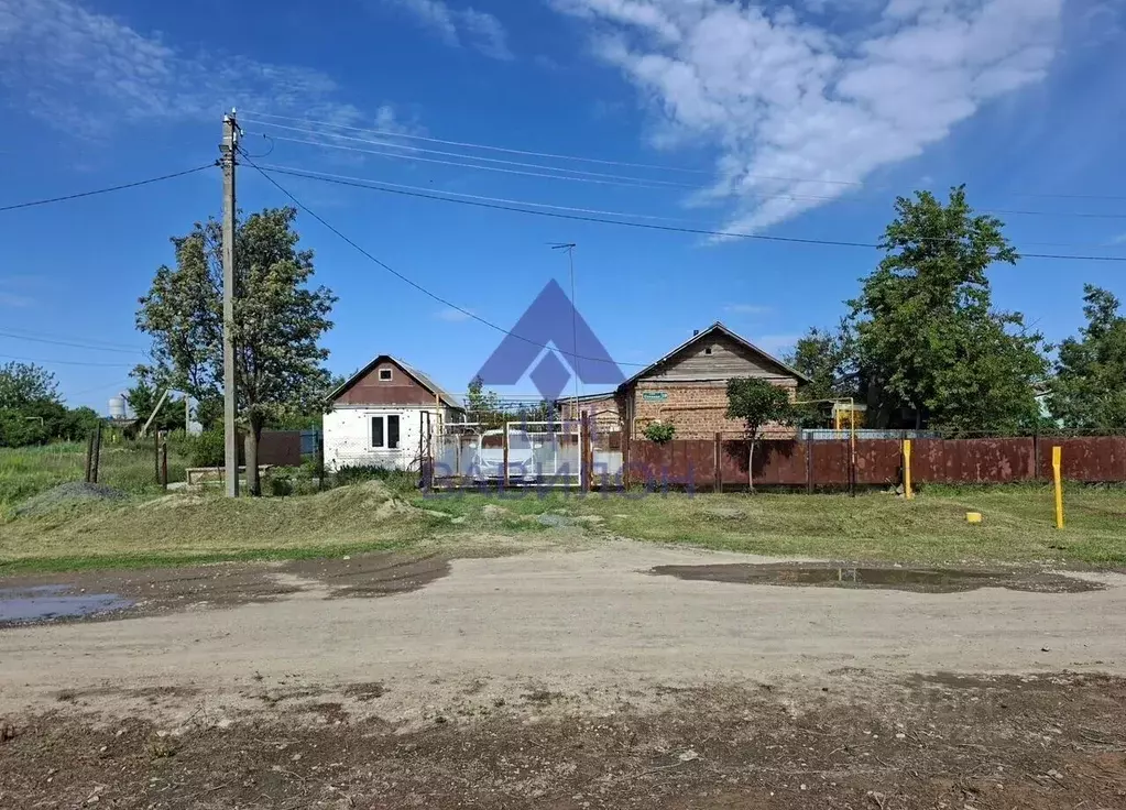 Дом в Ростовская область, Дубовский район, Жуковское с/пос, Харсеев ... - Фото 1