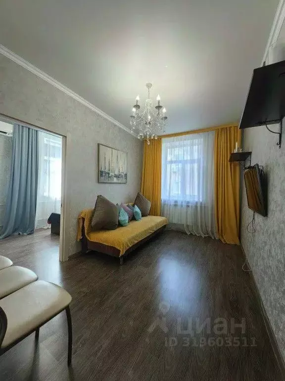 2-к кв. Краснодарский край, Туапсе ул. Октябрьской Революции, 7 (32.0 ... - Фото 1