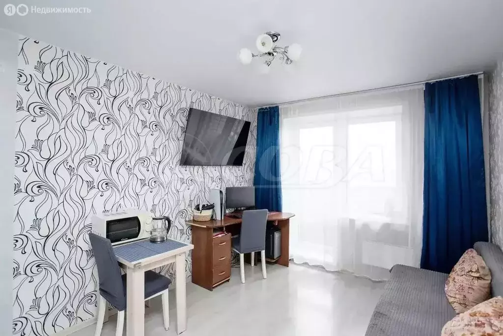 Квартира-студия: Тюмень, улица Тимофея Чаркова, 28 (20.5 м) - Фото 2