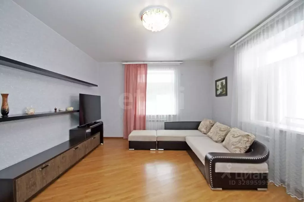 Дом в Омская область, Омск ул. 17-я Линия, 15 (199 м) - Фото 1