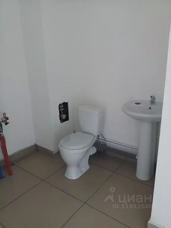 Помещение свободного назначения в Тюменская область, Тюмень ул. ... - Фото 1