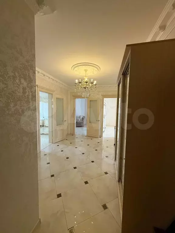 3-к. квартира, 130 м, 5/10 эт. - Фото 0