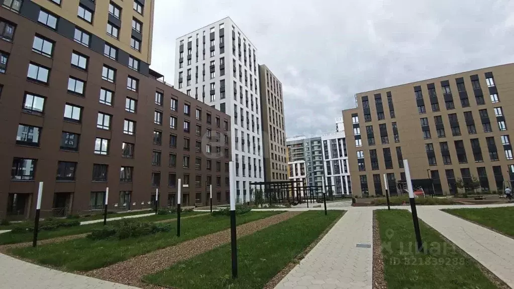 3-к кв. Башкортостан, Уфа ул. Энтузиастов, 7 (61.8 м) - Фото 0