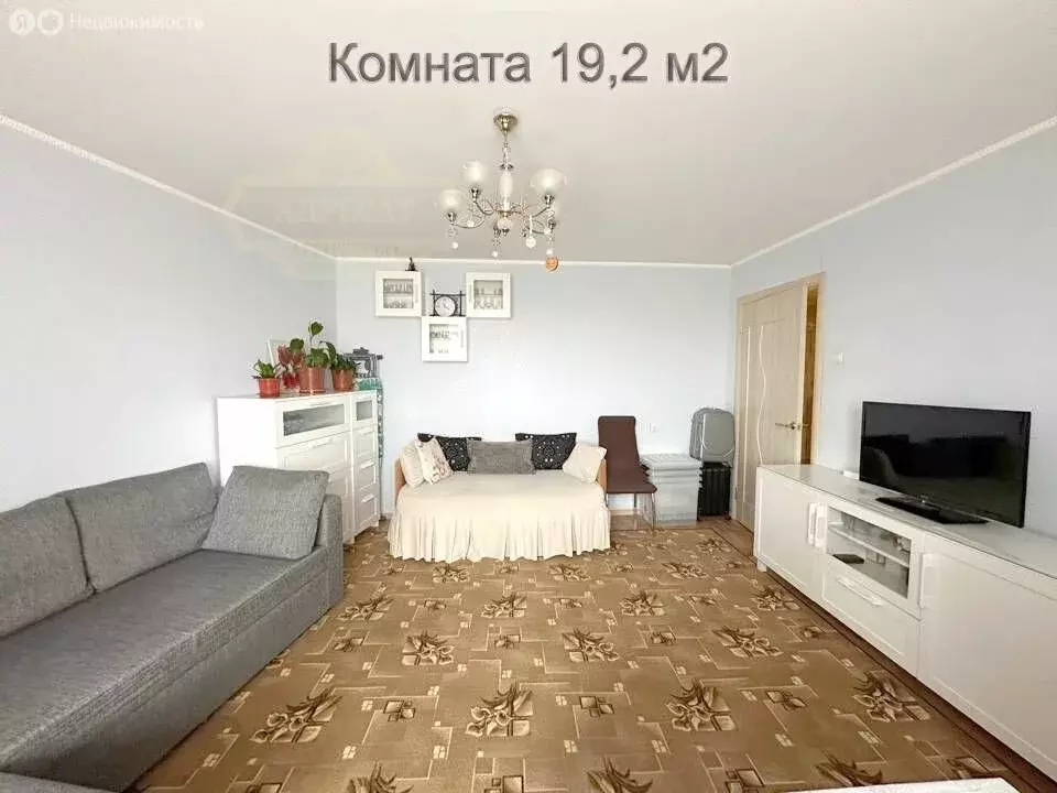 3-комнатная квартира: Санкт-Петербург, проспект Славы, 21 (66.6 м) - Фото 1