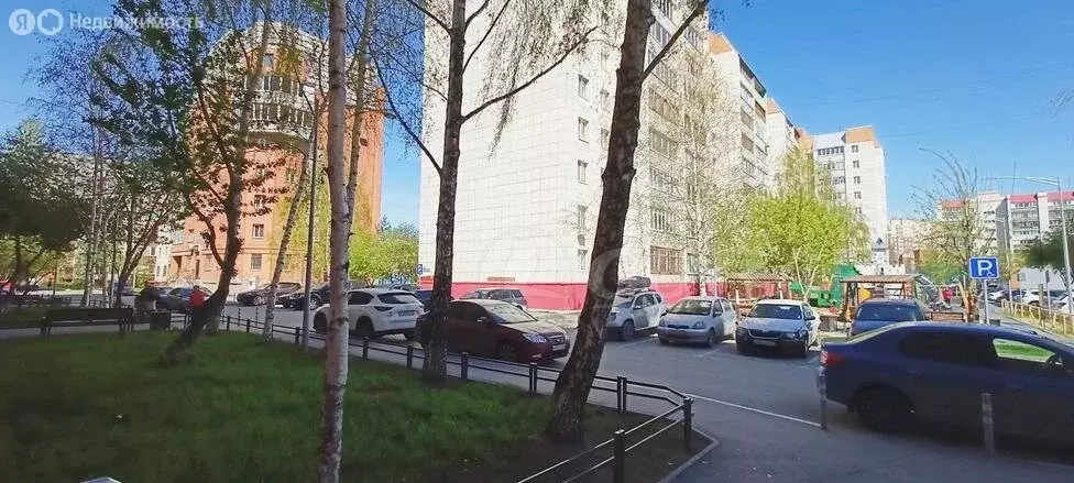 3-комнатная квартира: Тюмень, улица Мельникайте, 130 (65.8 м) - Фото 1
