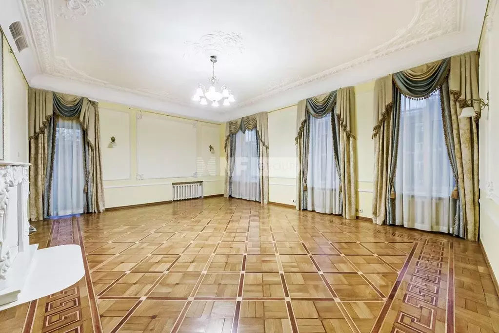 3-к кв. Москва пер. Гусятников, 13/3 (188.0 м) - Фото 0