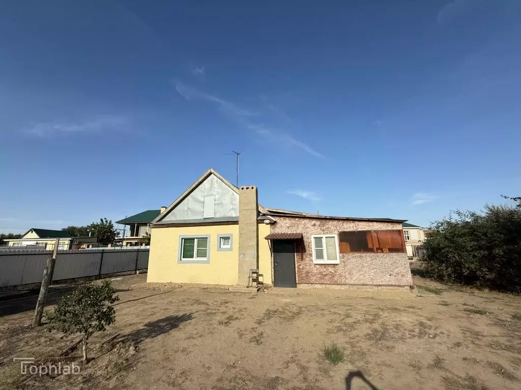 Дом в Астраханская область, Приволжский район, с. Бирюковка Юбилейная ... - Фото 1