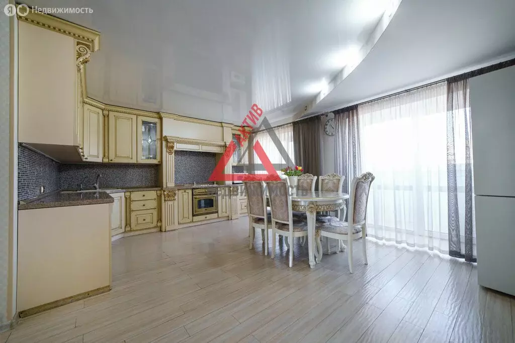 4-комнатная квартира: Каменск-Уральский, улица Мичурина, 63А (138.8 м) - Фото 2