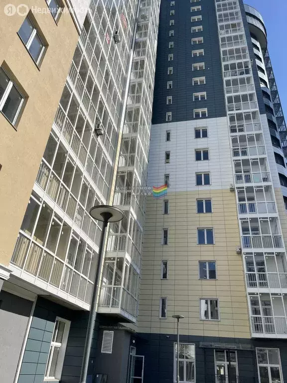 3-комнатная квартира: Красноярск, улица Петра Подзолкова, 6 (90.47 м) - Фото 0