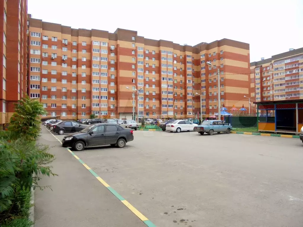 2-к. квартира, 55 м, 1/10 эт. - Фото 0