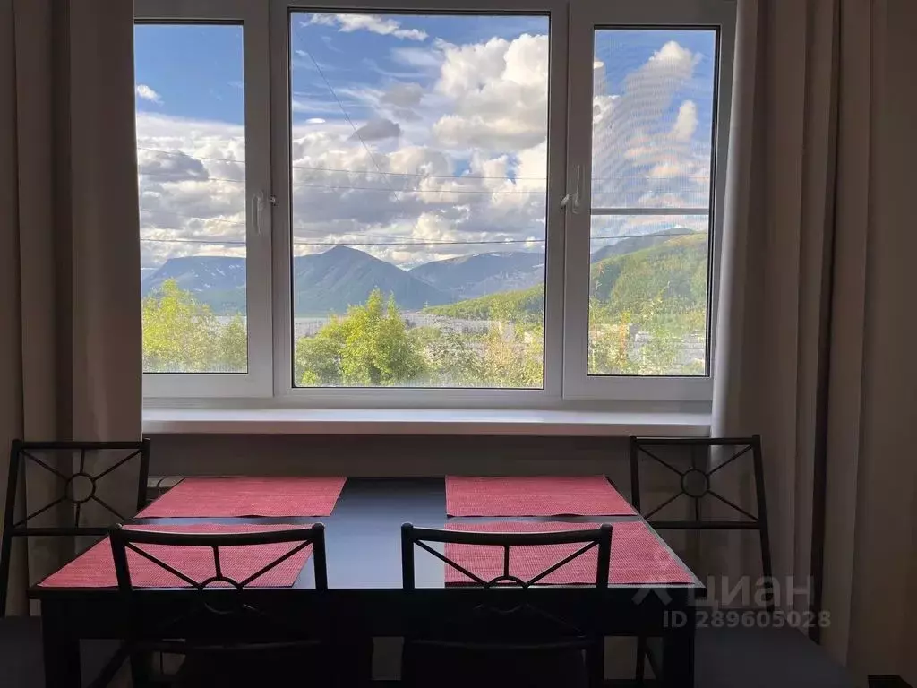 2-к кв. Мурманская область, Кировск ул. 50 лет Октября, 35 (45.0 м) - Фото 1