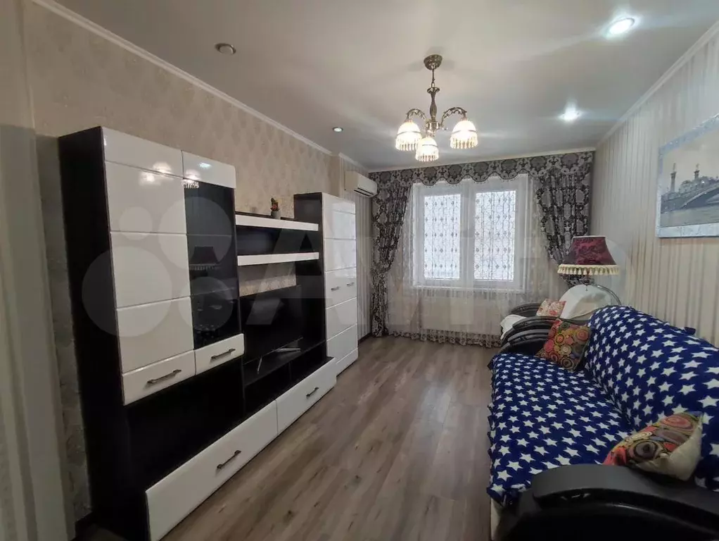1-к. квартира, 50 м, 9/17 эт. - Фото 0