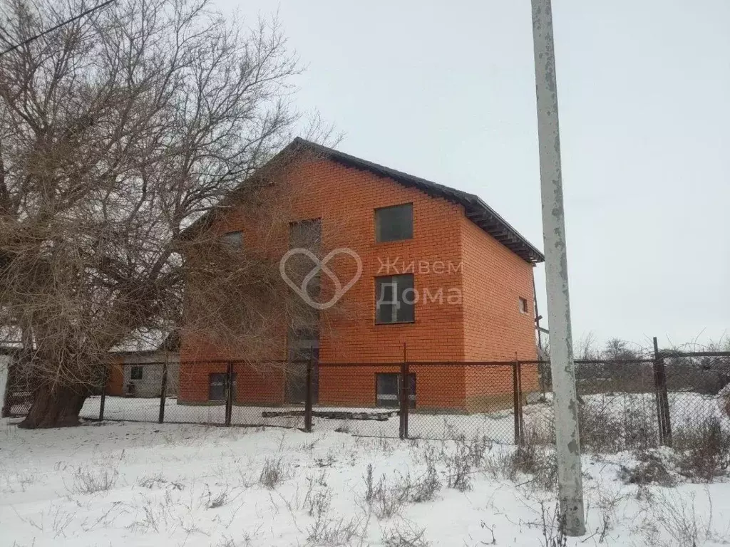 Дом в Волгоградская область, Среднеахтубинский район, Красное с/пос, ... - Фото 1