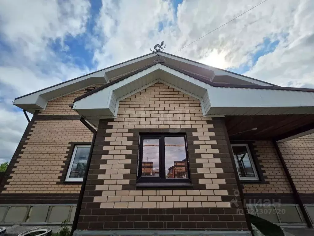 Дом в Свердловская область, Верхняя Тура ул. Иканина, 115 (400 м) - Фото 1