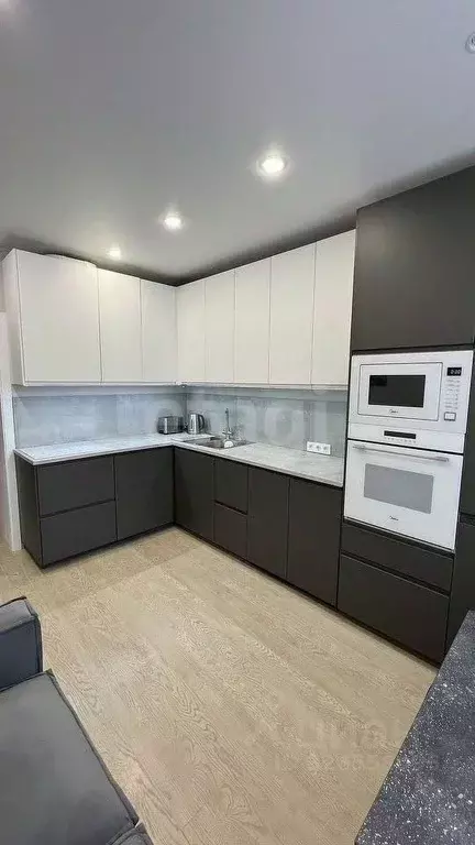 1-к кв. Тюменская область, Тюмень ул. Циолковского, 9к1 (42.7 м) - Фото 0