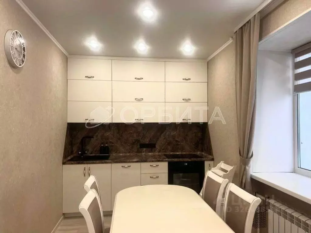 3-к кв. Тюменская область, Тюмень 6-й мкр, ул. Валерии Гнаровской ... - Фото 1