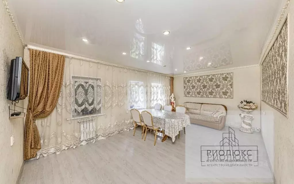 Дом в Челябинская область, Челябинск Речная ул., 4 (160 м) - Фото 1