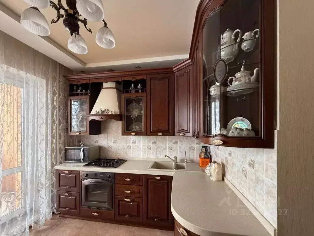 3-к кв. Саха (Якутия), Якутск ул. Петровского, 32 (78.0 м) - Фото 1