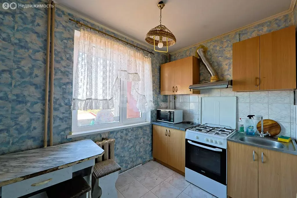 3-комнатная квартира: Калининград, улица 9 Апреля, 12 (64.1 м) - Фото 1