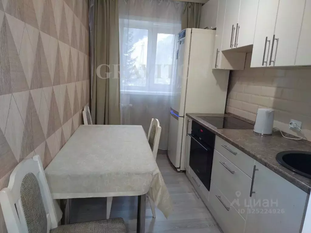 3-к кв. Алтай, Горно-Алтайск ул. Григория Чорос-Гуркина, 33 (58.0 м) - Фото 1