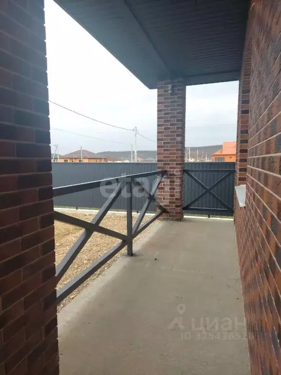 Дом в Адыгея, Майкопский район, Краснооктябрьское с/пос, пос. ... - Фото 1