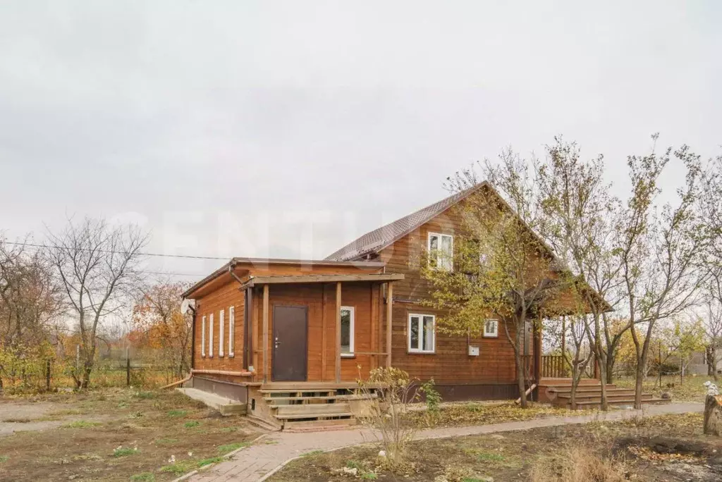 Дом в Липецкая область, Хлевенский район, Малининский сельсовет, с. ... - Фото 0