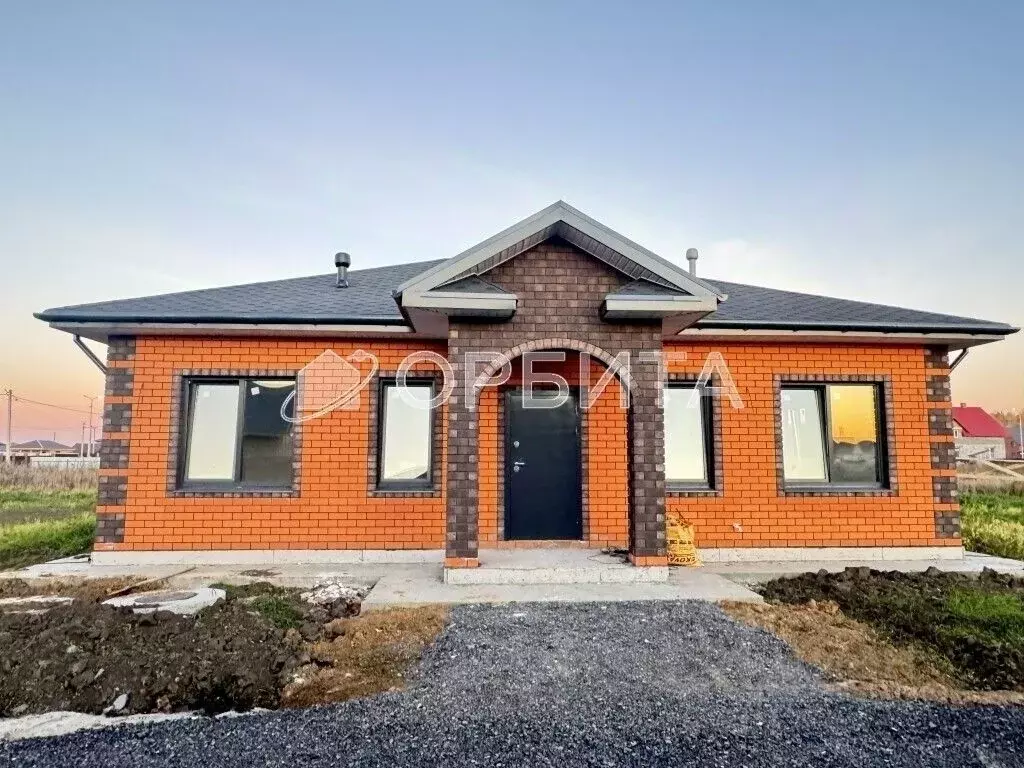 Дом в Тюменская область, Тюменский муниципальный округ, д. Ушакова ул. ... - Фото 1