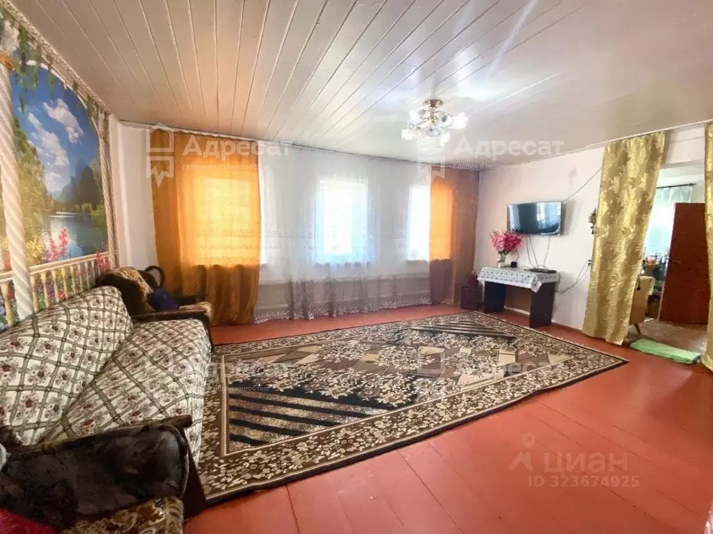Дом в Волгоградская область, Октябрьский район, с. Абганерово ул. ... - Фото 1