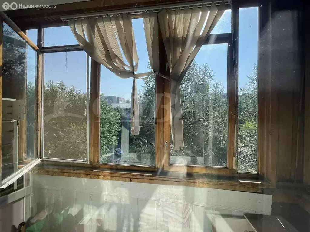 1-комнатная квартира: Тюмень, улица Белинского, 8 (30 м) - Фото 1