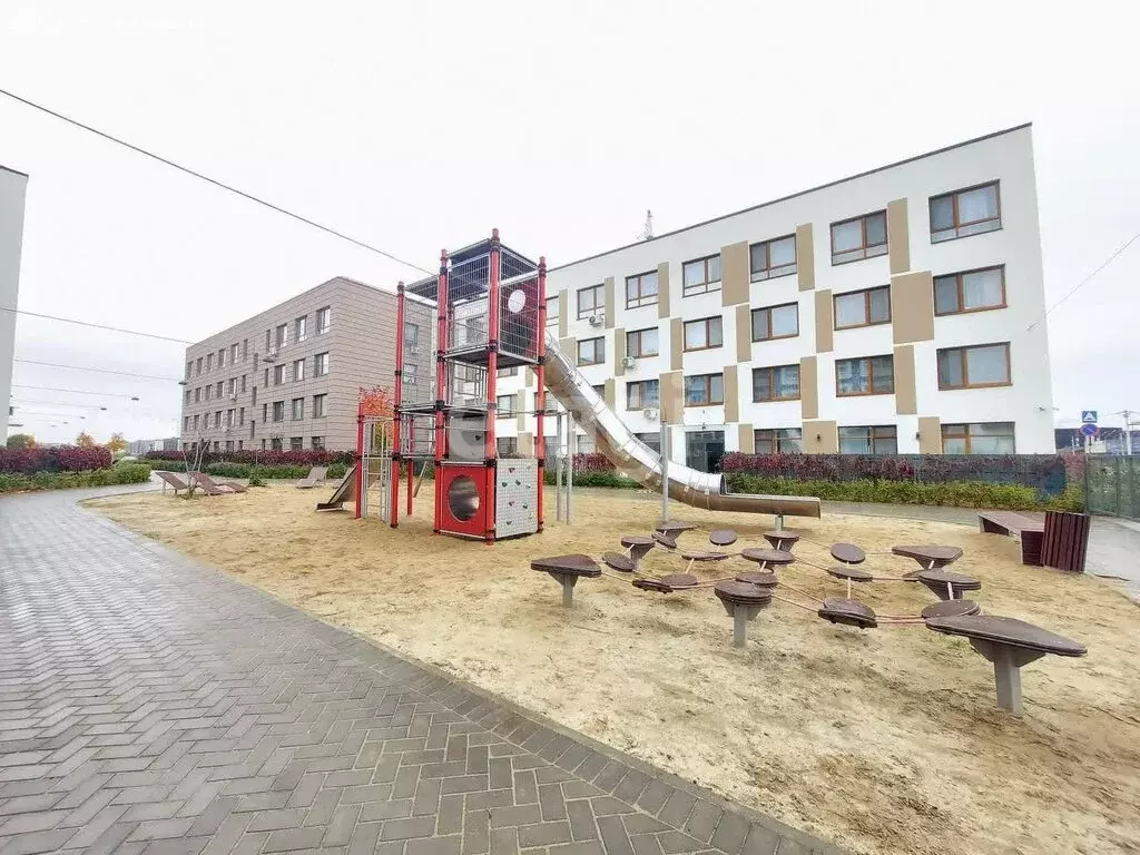 2-комнатная квартира: Тюмень, Стройотрядовская улица, 6 (52.5 м) - Фото 2