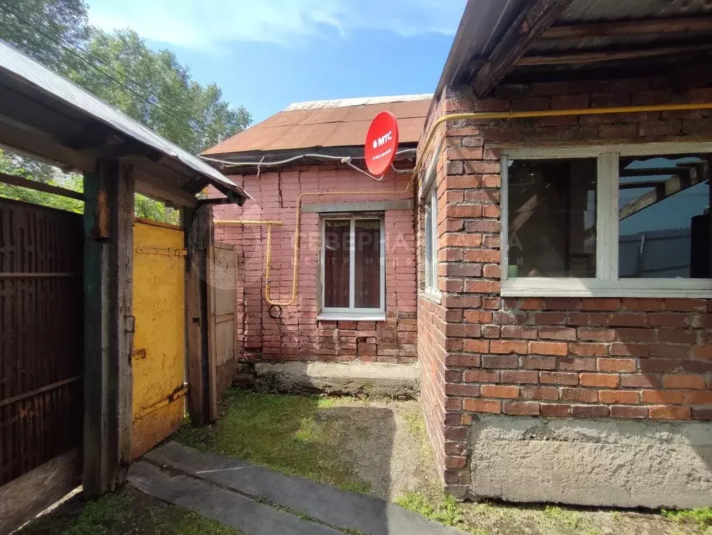 Дом в Свердловская область, Екатеринбург ул. Реактивная, 151 (50 м) - Фото 1