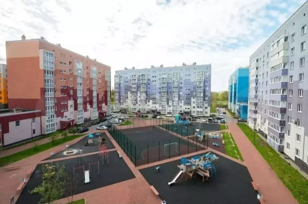 3-комнатная квартира: Калининград, Пригородная улица, 13к1 (72.5 м) - Фото 1
