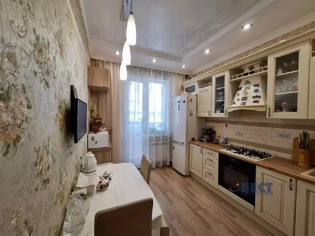 Продается 3-комнатная квартира - Фото 1