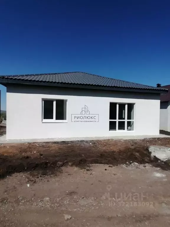 Дом в Челябинская область, с. Агаповка, Тепличный мкр 34 (100 м) - Фото 0