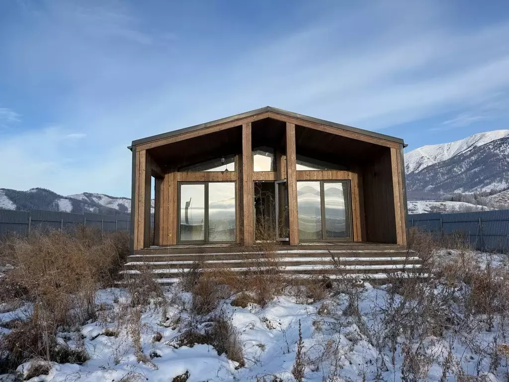 Дом в Алтай, Усть-Коксинский район, с. Тюнгур ул. Полевая, 38 (63 м) - Фото 1