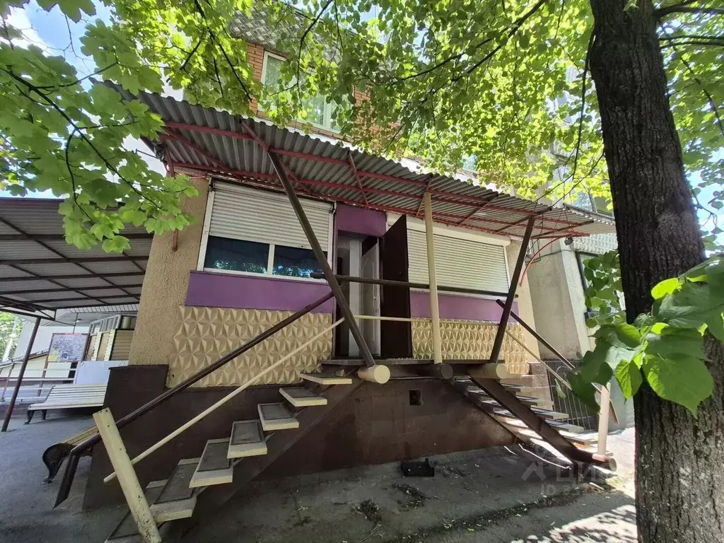 Торговая площадь в Северная Осетия, Владикавказ ул. Гугкаева, 8 (45 м) - Фото 1