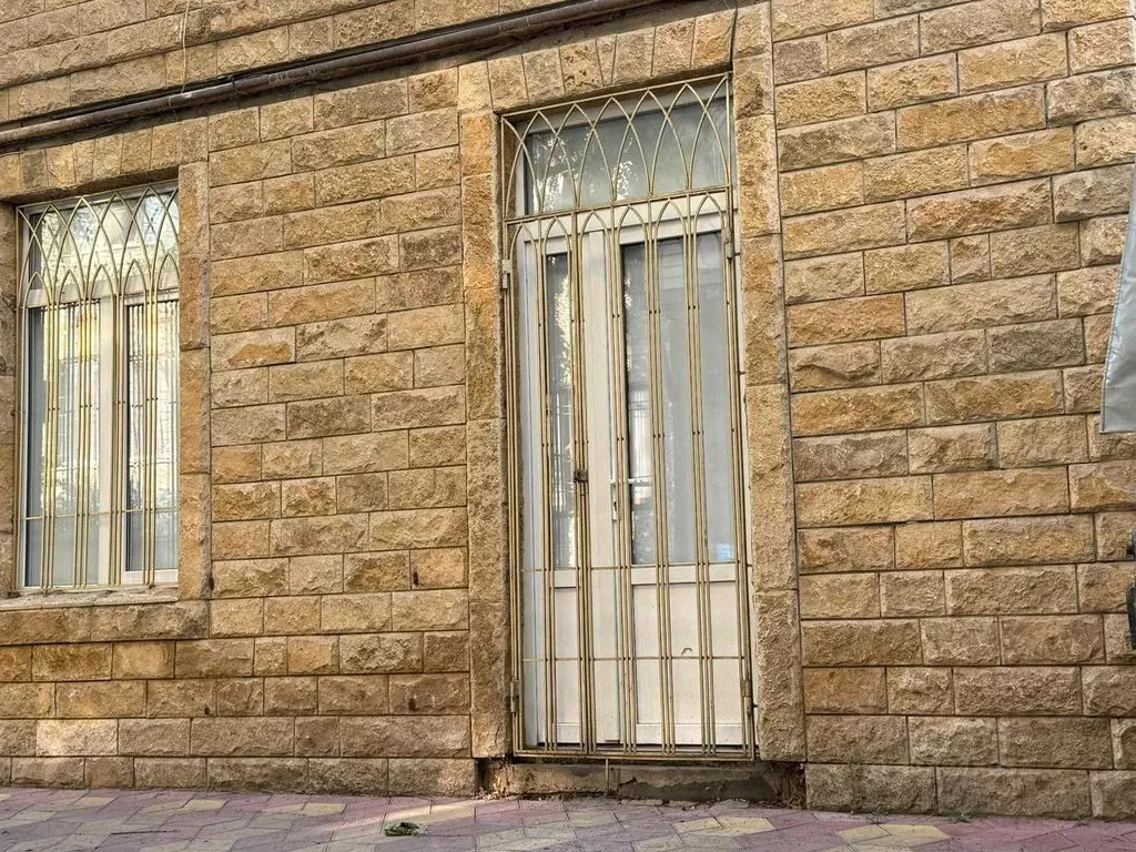 Офис в Дагестан, Махачкала ул. Абдуллы Гаджиева (50 м) - Фото 1