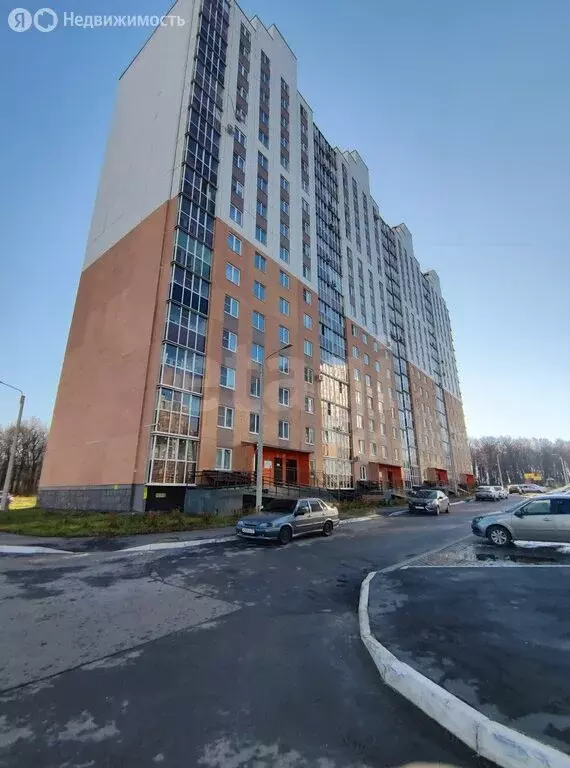 3-комнатная квартира: Чебоксары, улица Сергея Бутякова, 10 (76.8 м) - Фото 1