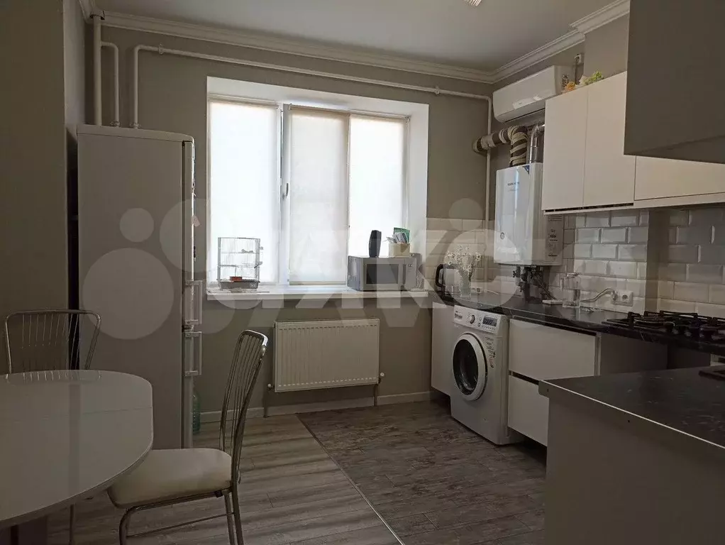 2-к. квартира, 43,5 м, 2/4 эт. - Фото 0