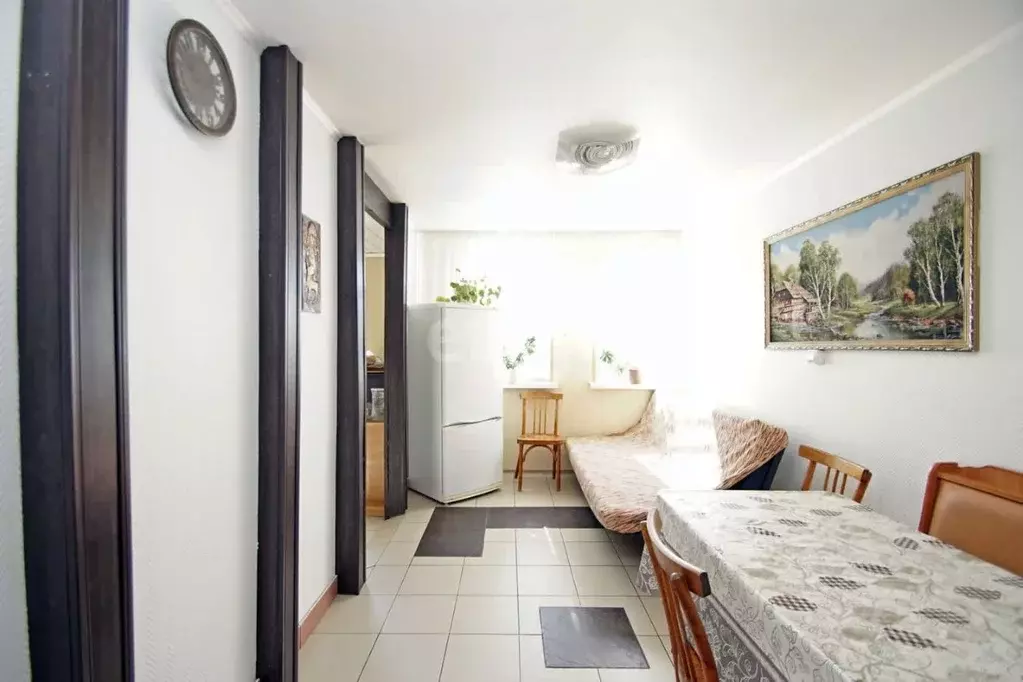 Дом в Омская область, Омский район, Комсомольское с/пос, пос. ... - Фото 1