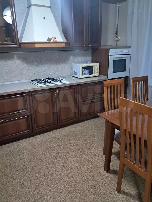 2-к. квартира, 55 м, 1/6 эт. - Фото 0