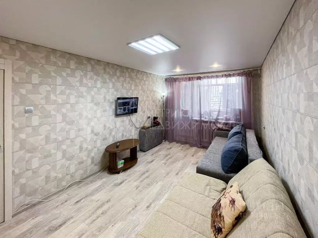2-к кв. Тюменская область, Тюмень Одесская ул., 38 (51.5 м) - Фото 1