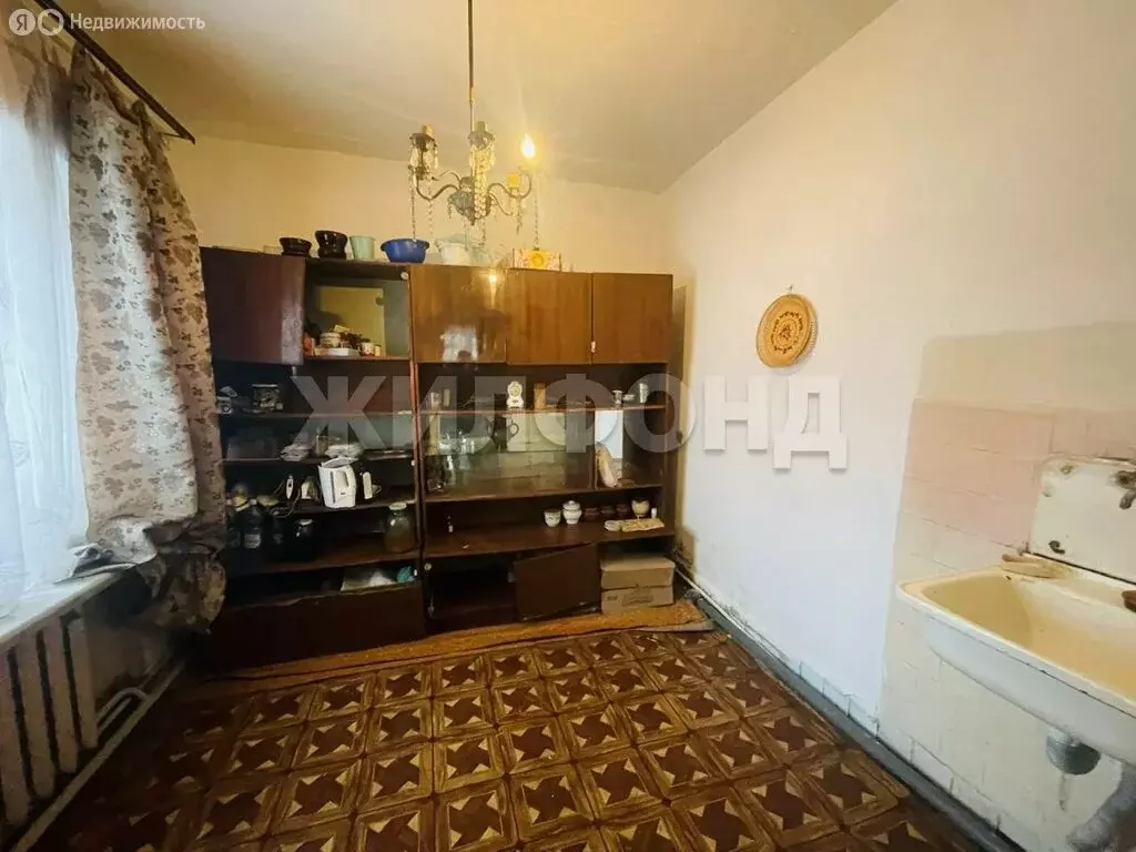 Дом в Карасук, улица Кутузова (64.2 м) - Фото 1